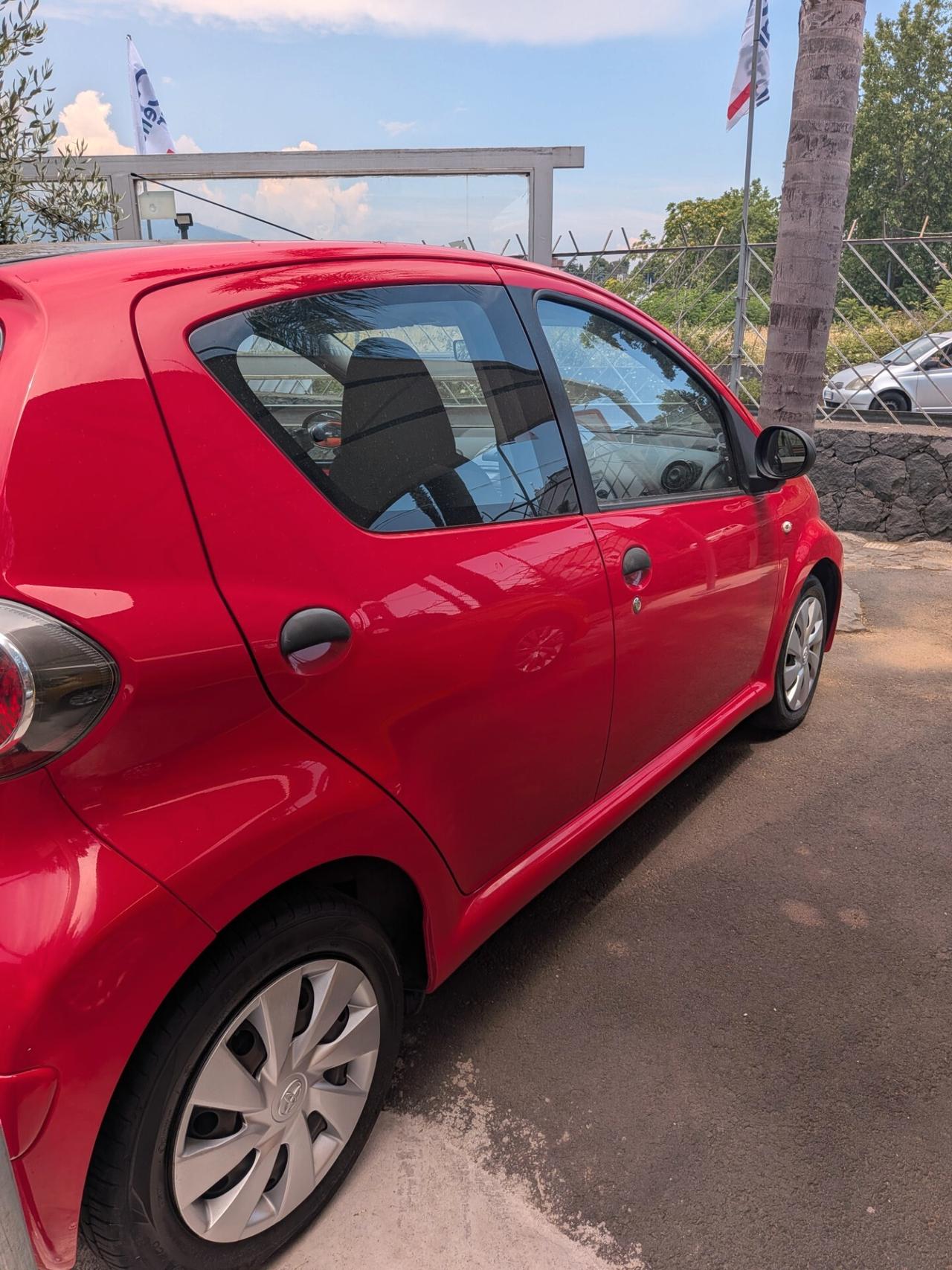 Toyota Aygo 1.0 12V VVT-i 5 porte Active Connect