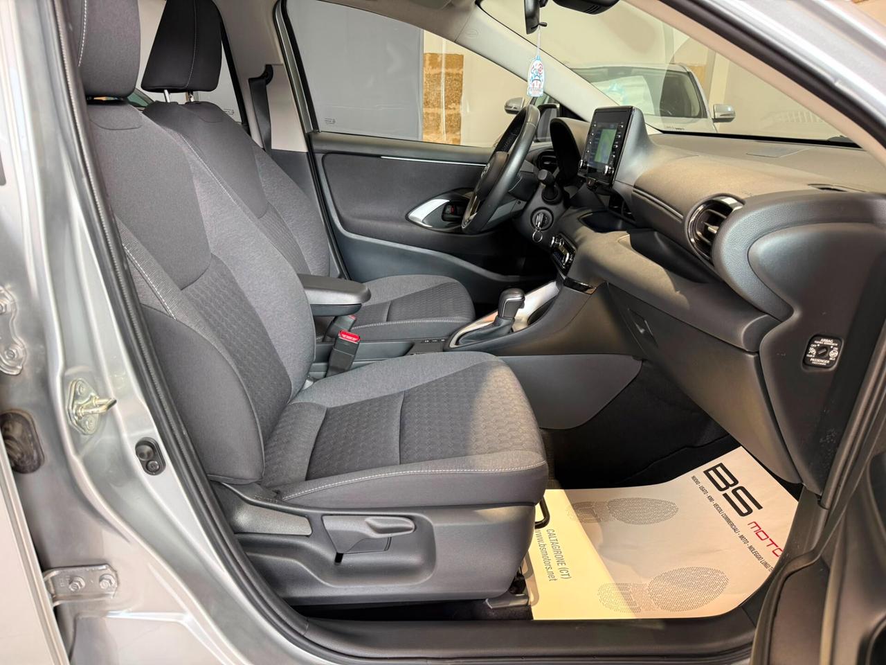Toyota Yaris 1.5 Hybrid 5 porte Business