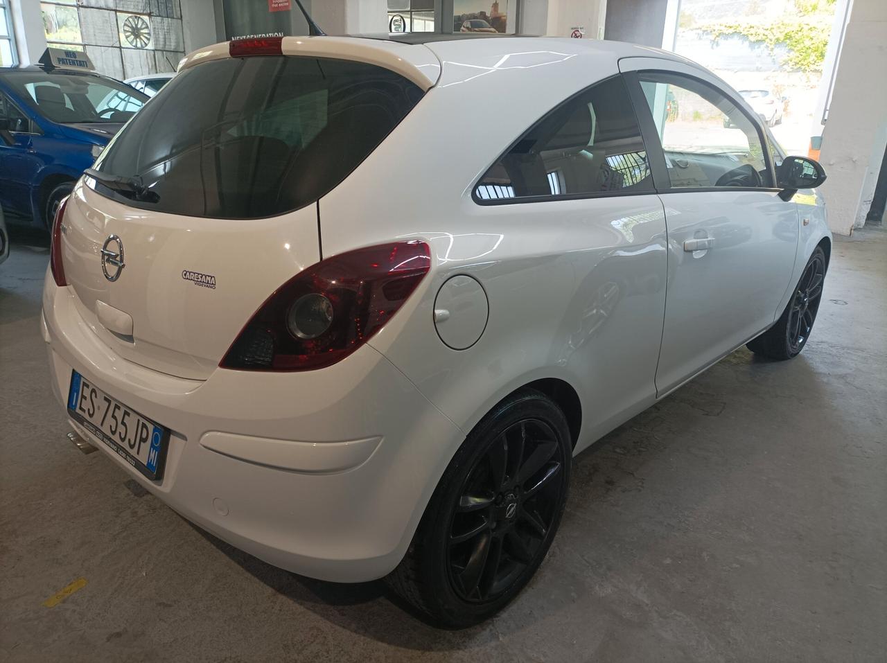 Opel Corsa 1.2 3 porte b-color 132000KM-2013