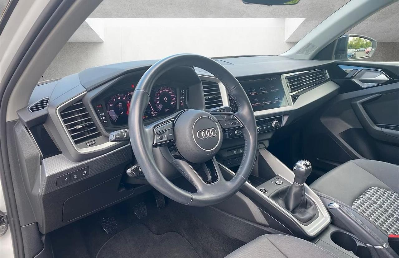 Audi A1 citycarver 30 TFSI Identity Contrast