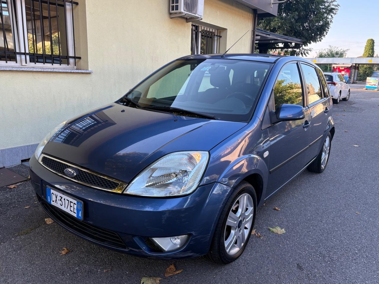 Ford Fiesta 1.4 16V 5p. Ghia