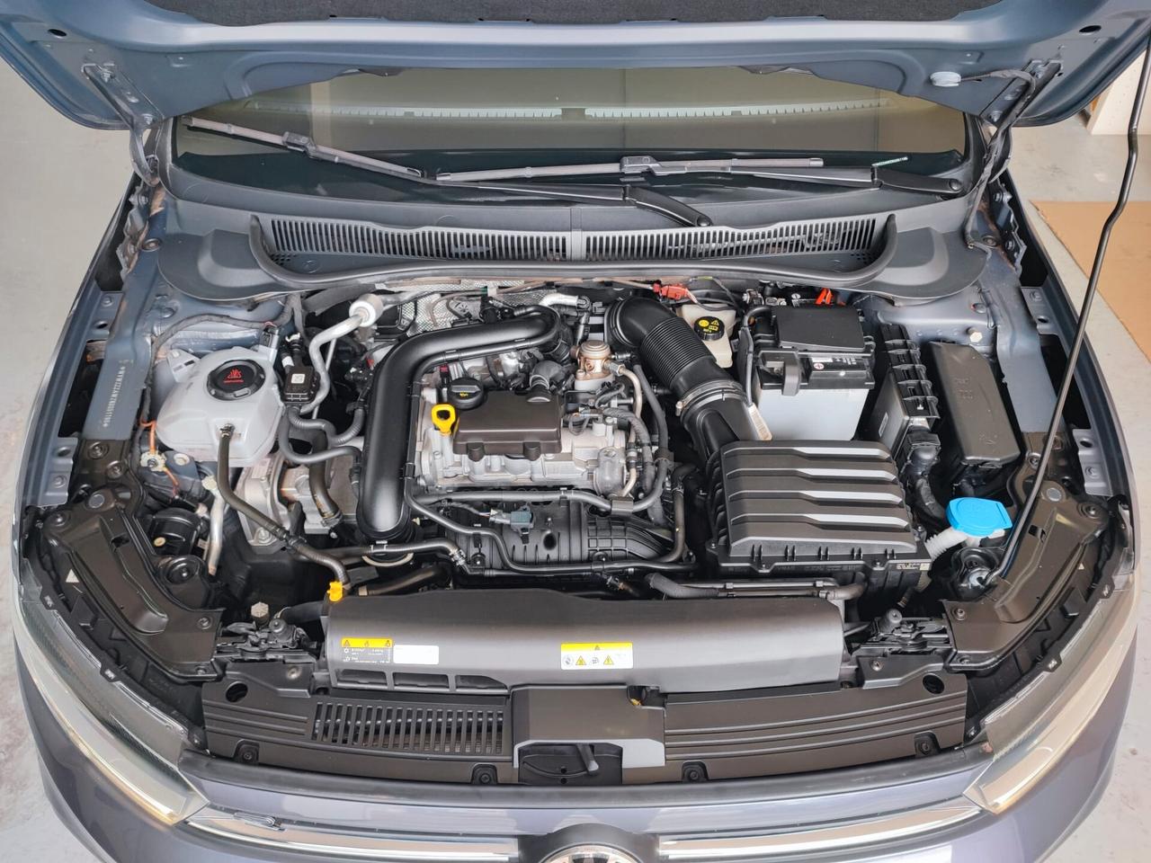 Volkswagen Polo 1.0 TSI DSG R-Line