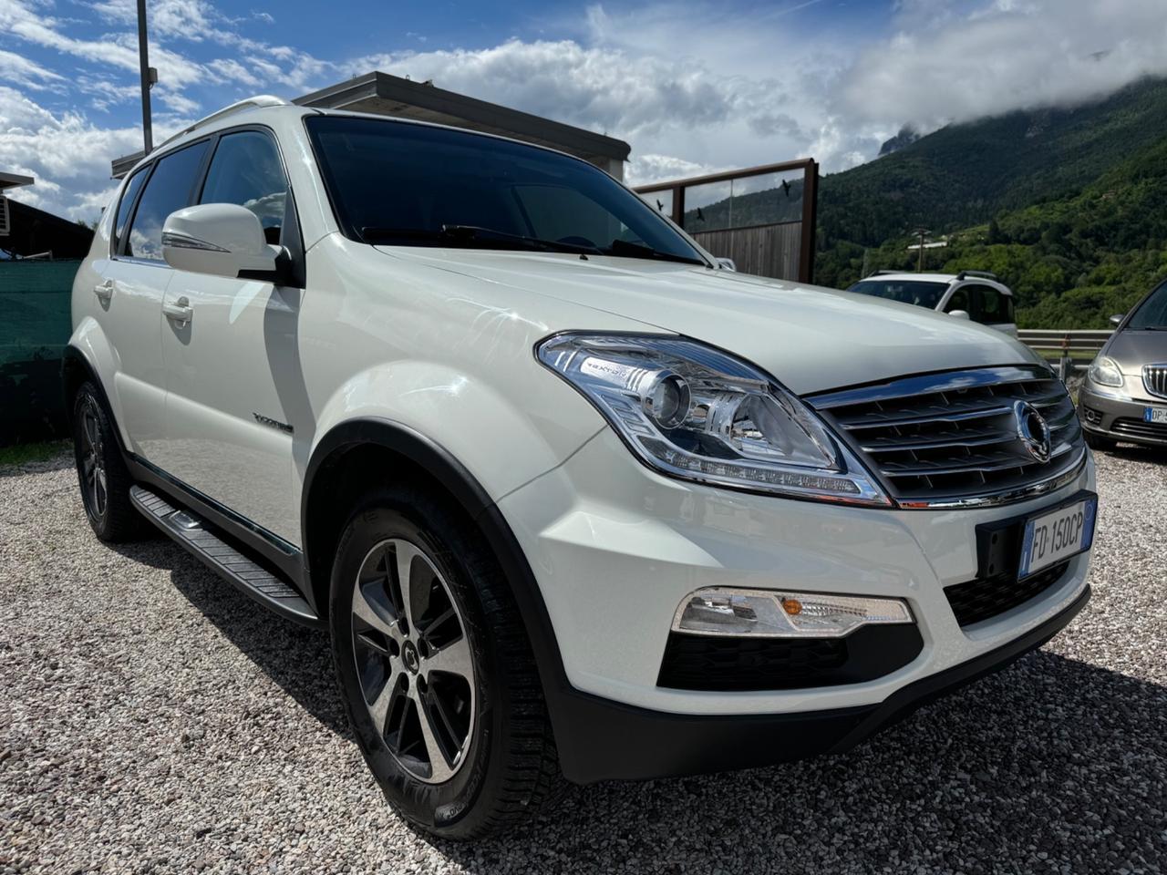 Ssangyong Rexton W 2.2 Diesel 4WD A/T Top Pelle Nera