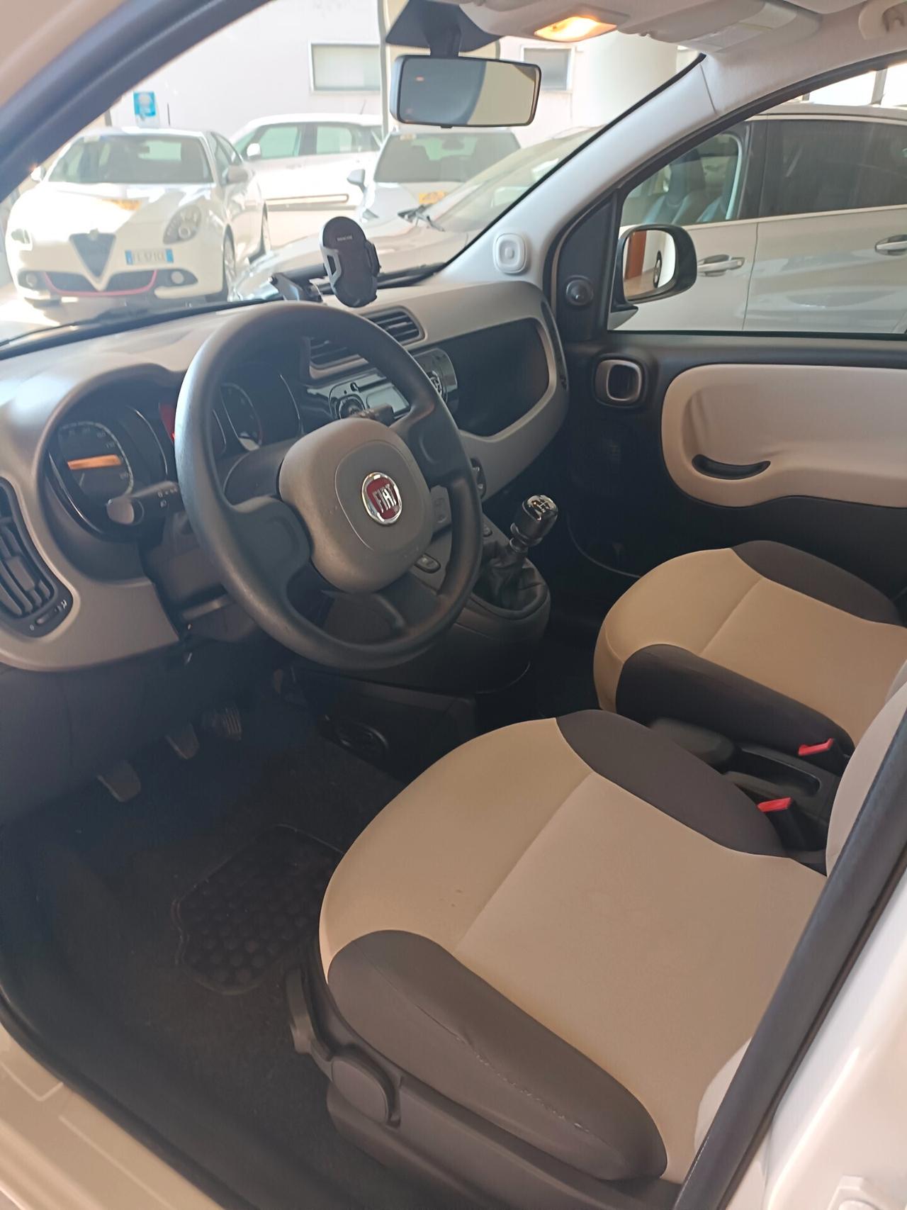 Fiat Panda versione lounge natural power