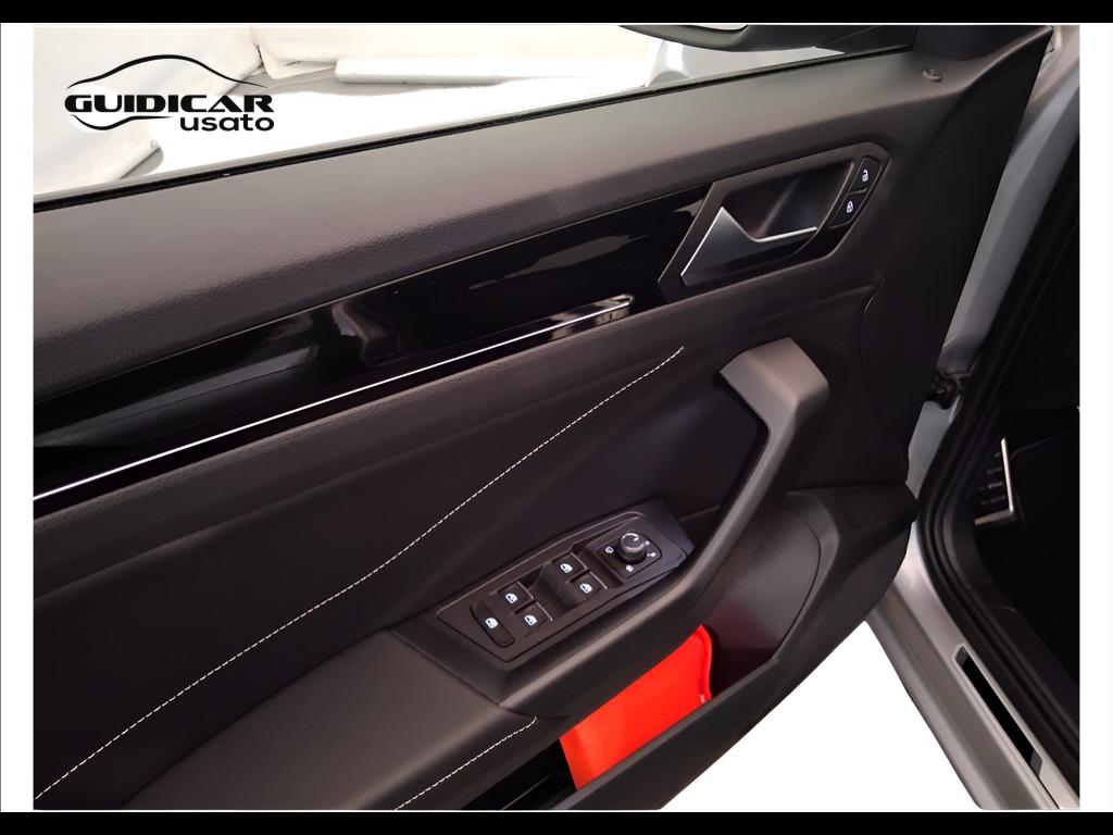 VOLKSWAGEN T-Roc 2022 - T-Roc 1.0 tsi R-Line 110cv