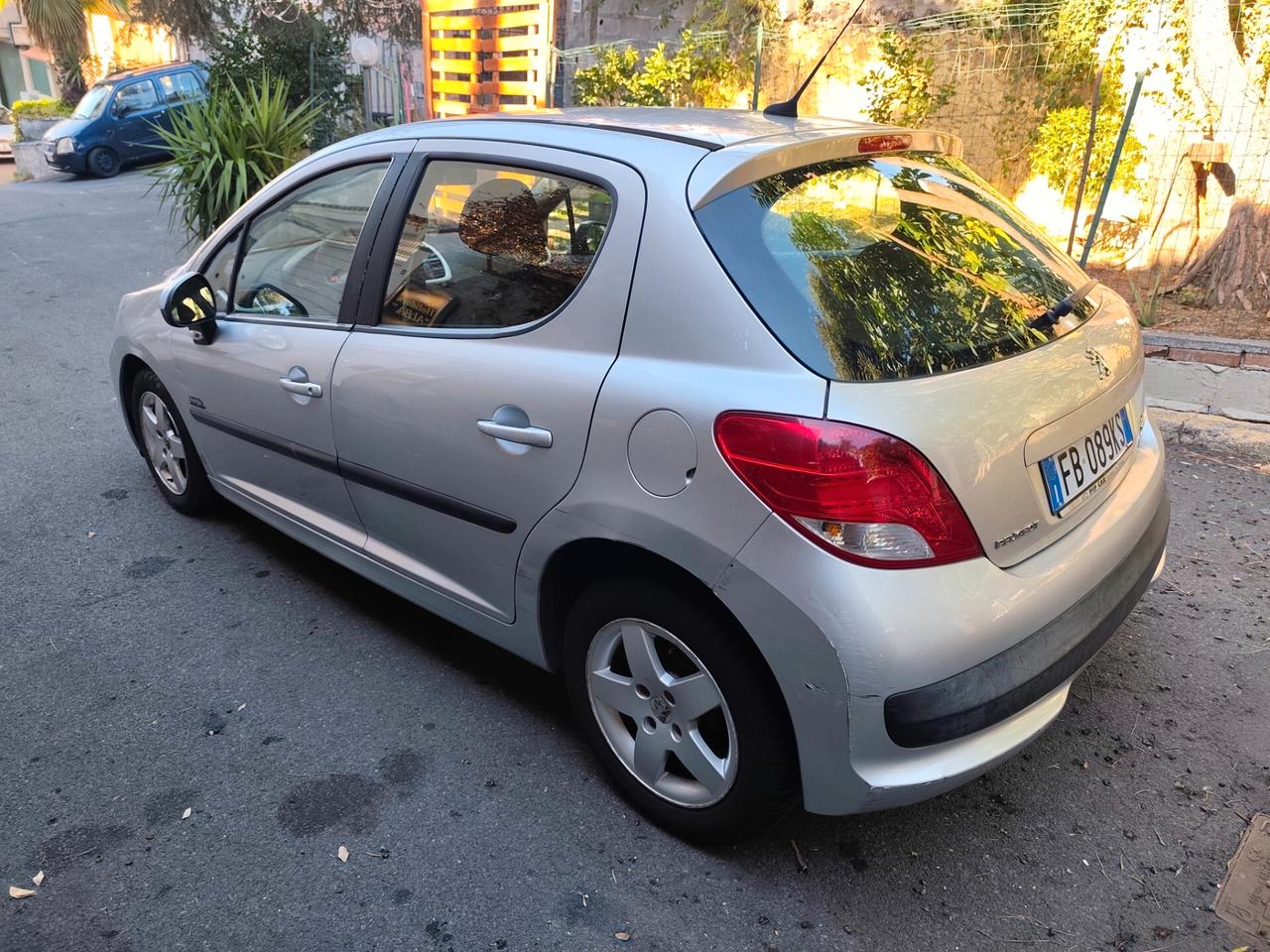 Peugeot 207 1.4 8V 75CV 5p. Gpl Leggi Bene