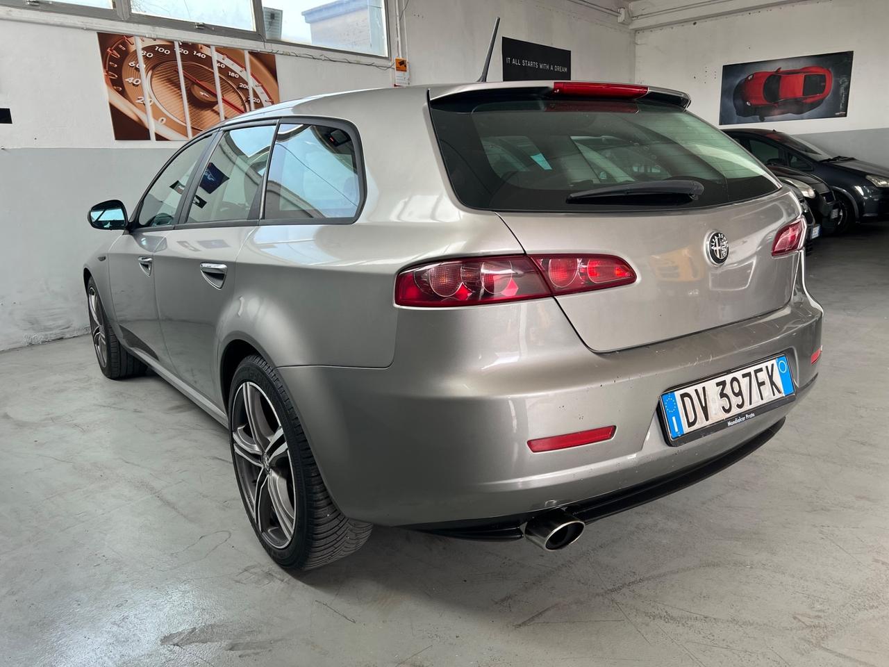 Alfa Romeo 159 1.9 JTDm 16V Sportwagon Distinctive