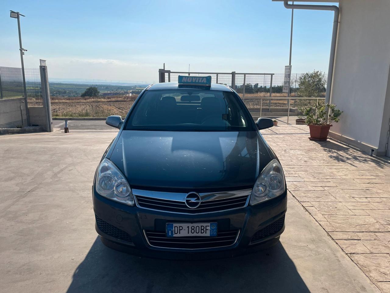Opel Astra 1.4 16V Twinport 5 porte Enjoy
