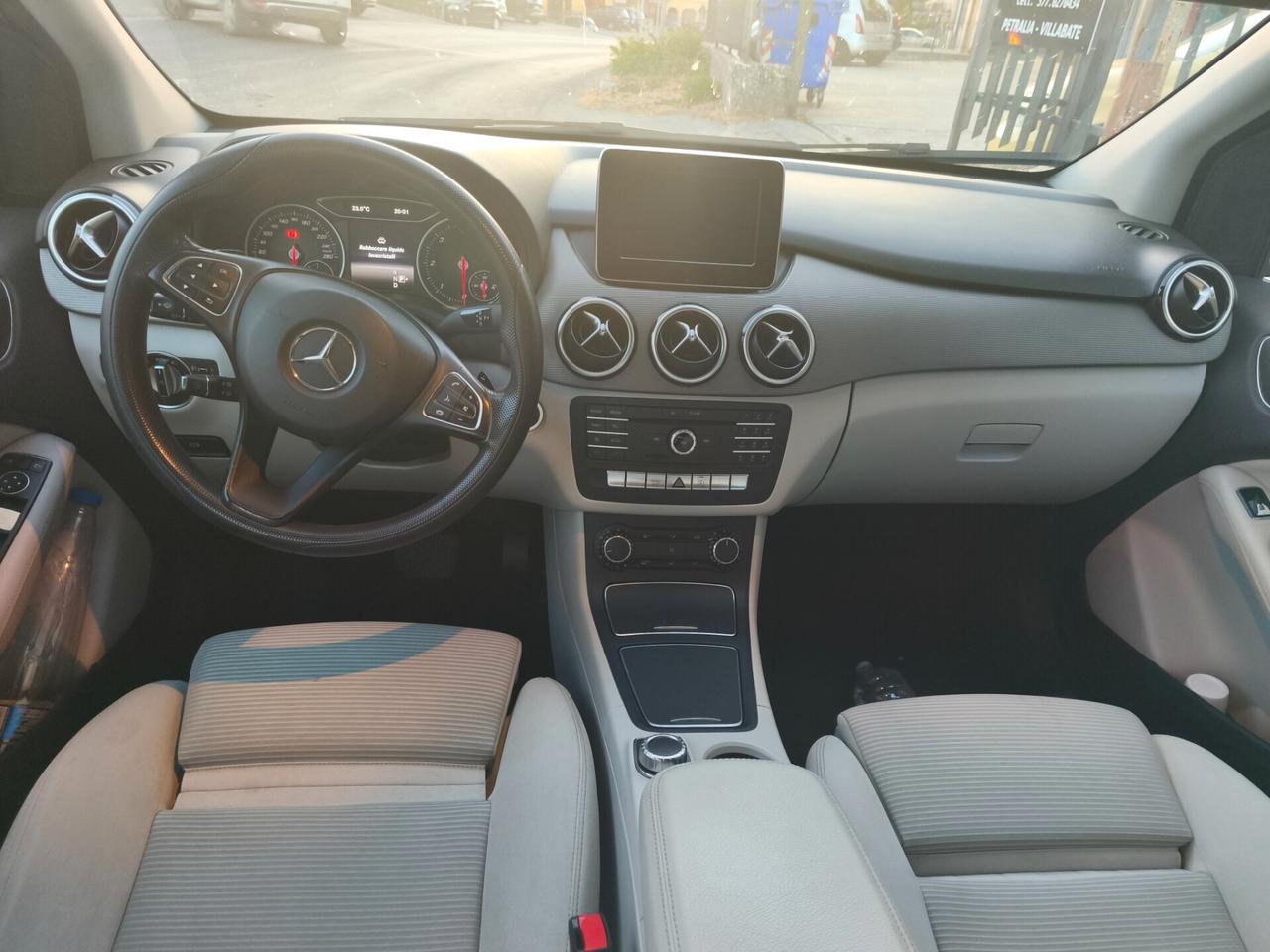 Mercedes B 200d-Noleggio
