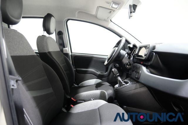 FIAT Panda 1.0 FIREFLY S&S HYBRID CITY CROSS NEOPATENTATI