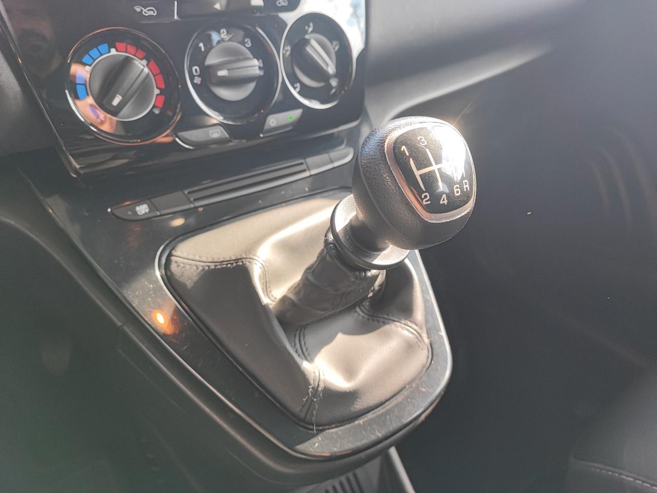 Lancia Ypsilon 1.0 FireFly 5 porte S&S Hybrid Ecochic UnYca