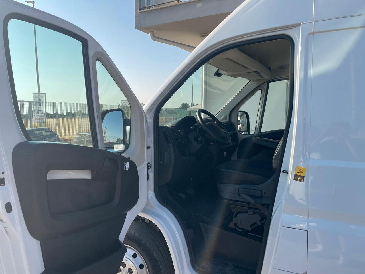Peugeot Boxer 335 2.2 BlueHDi 140 l2 h2