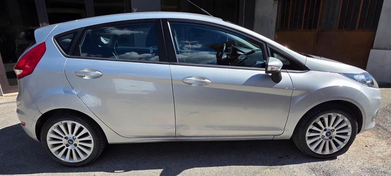 Ford Fiesta 1.2 16V 60CV 5p. Business