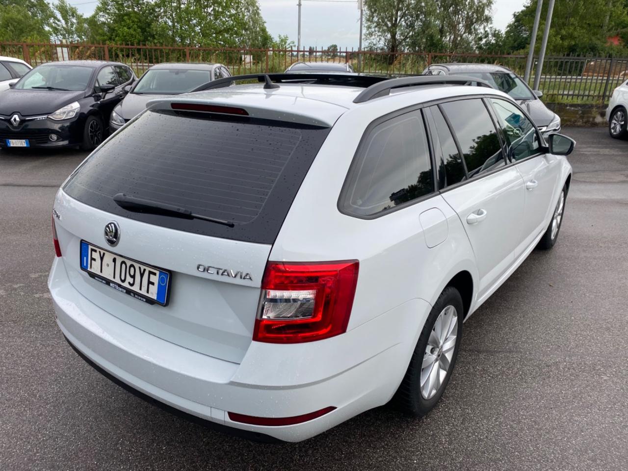 Skoda Octavia SW 2.0 150 CV DSG Tetto Apribile Executive