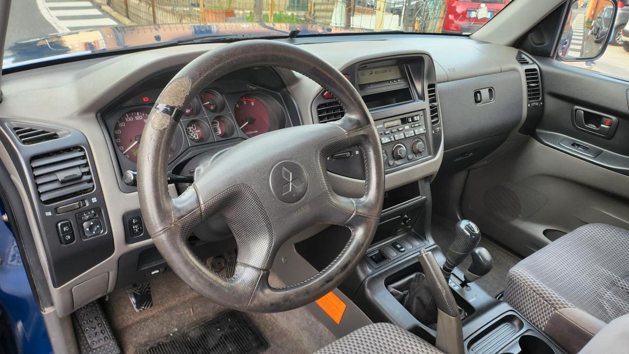 Mitsubishi Pajero 2.5 TDI 3p. GLS1