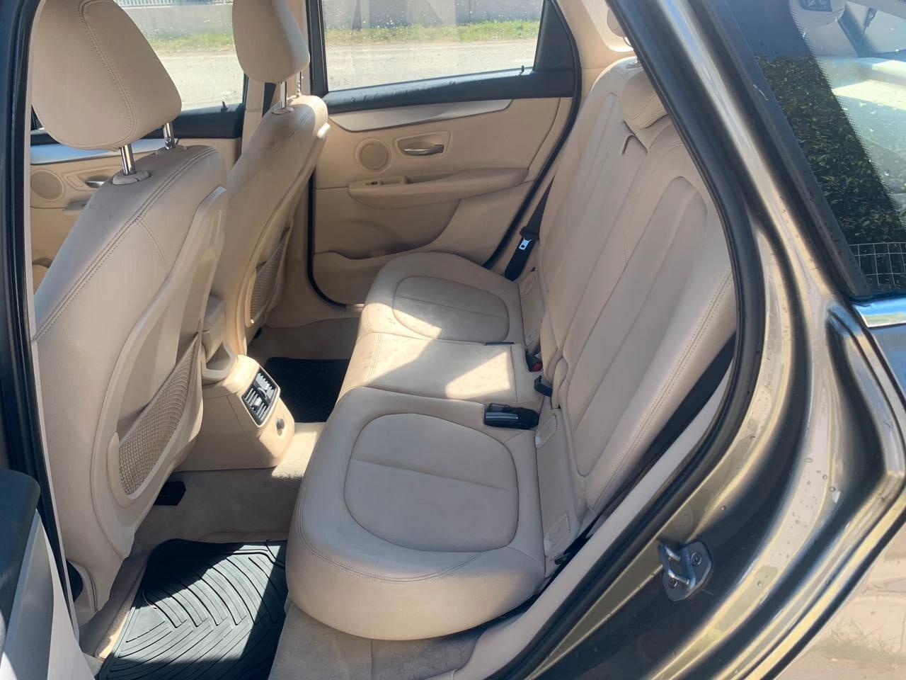 Bmw 2er Active Tourer 218d Advantage
