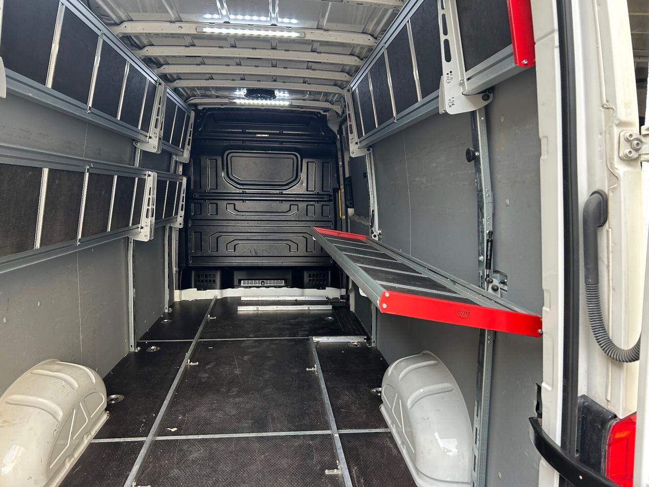 Volkswagen Crafter 35 2.0 BiTDI 177CV aut. PL-SL-TA Furgone Business