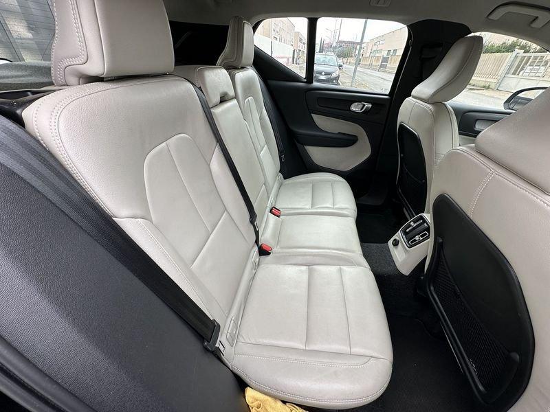 Volvo XC40 Recharge T5 Plug-in Hybrid Recharge R-Design