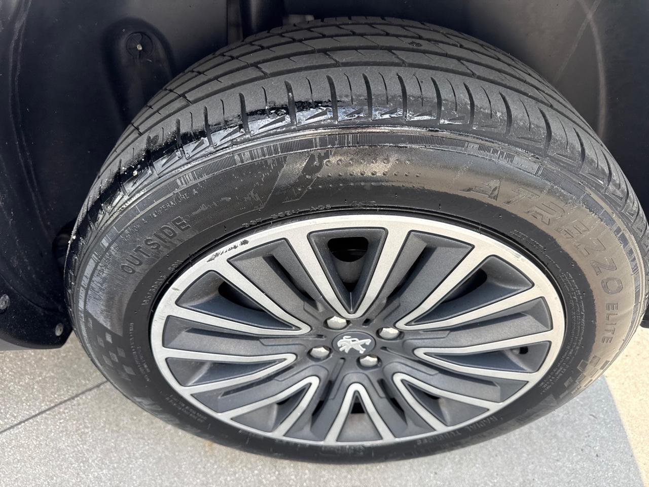 Peugeot 2008 2015 allure full optional