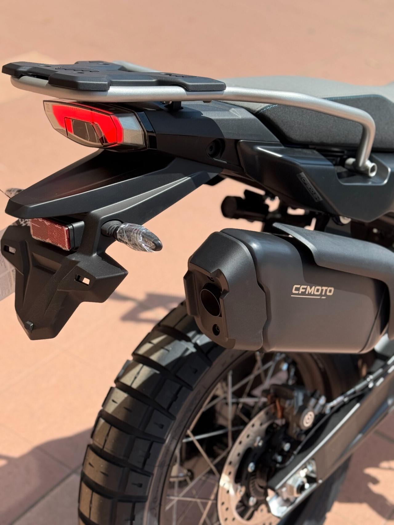 CFMOTO MT-X 1000