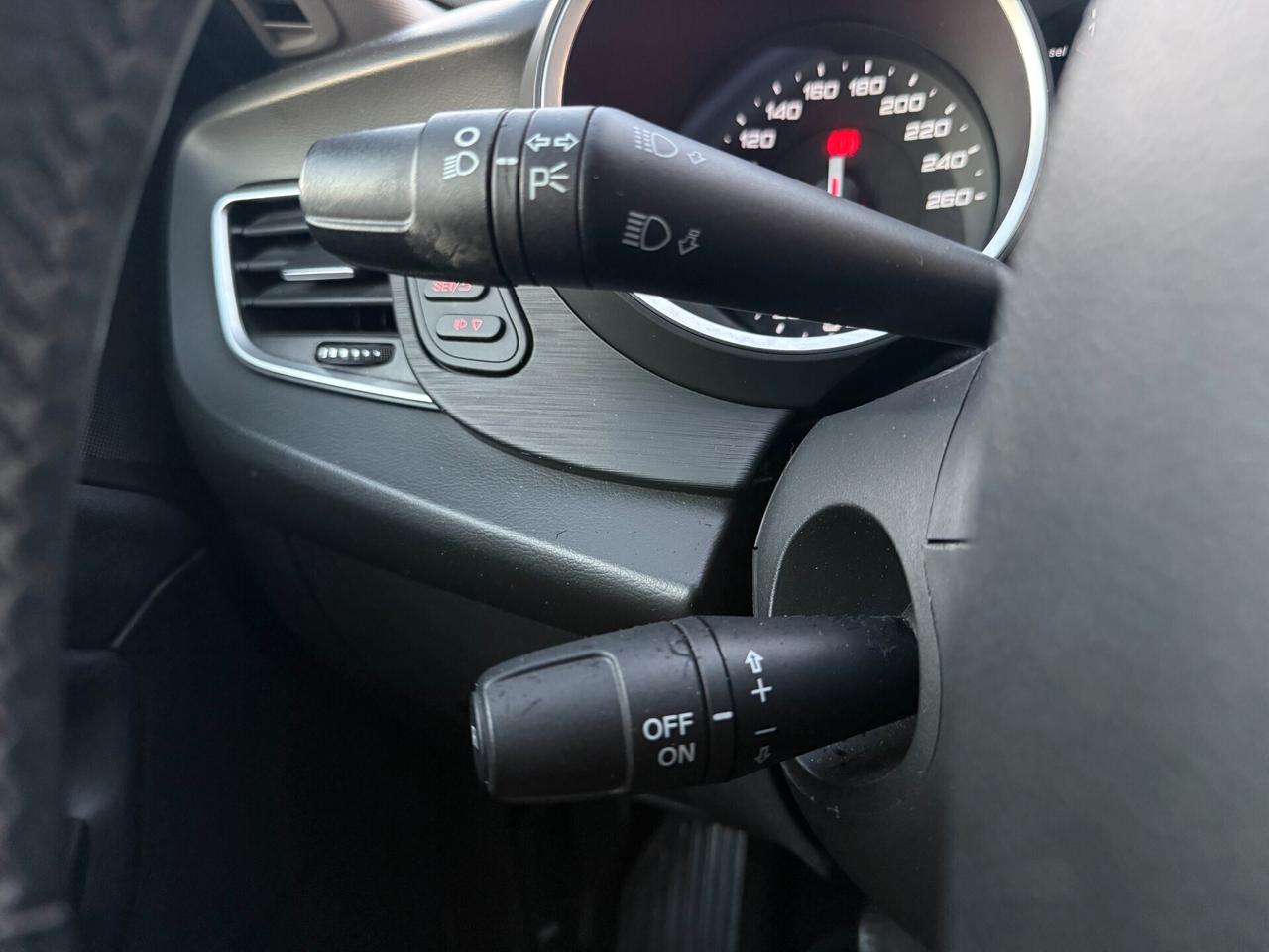 Alfa Romeo Giulietta/1.6 120CV/LED/17"/NEOPATENTATI