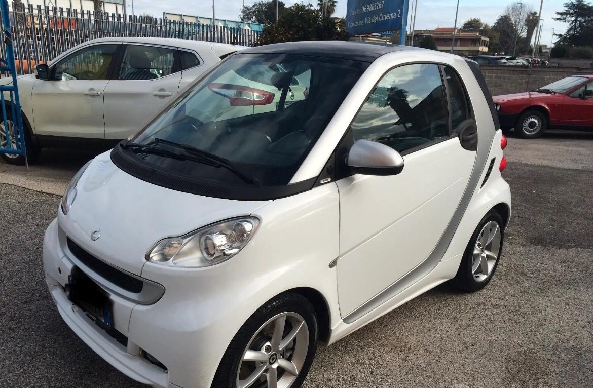 Smart ForTwo 1000 52 kW MHD coupé pure