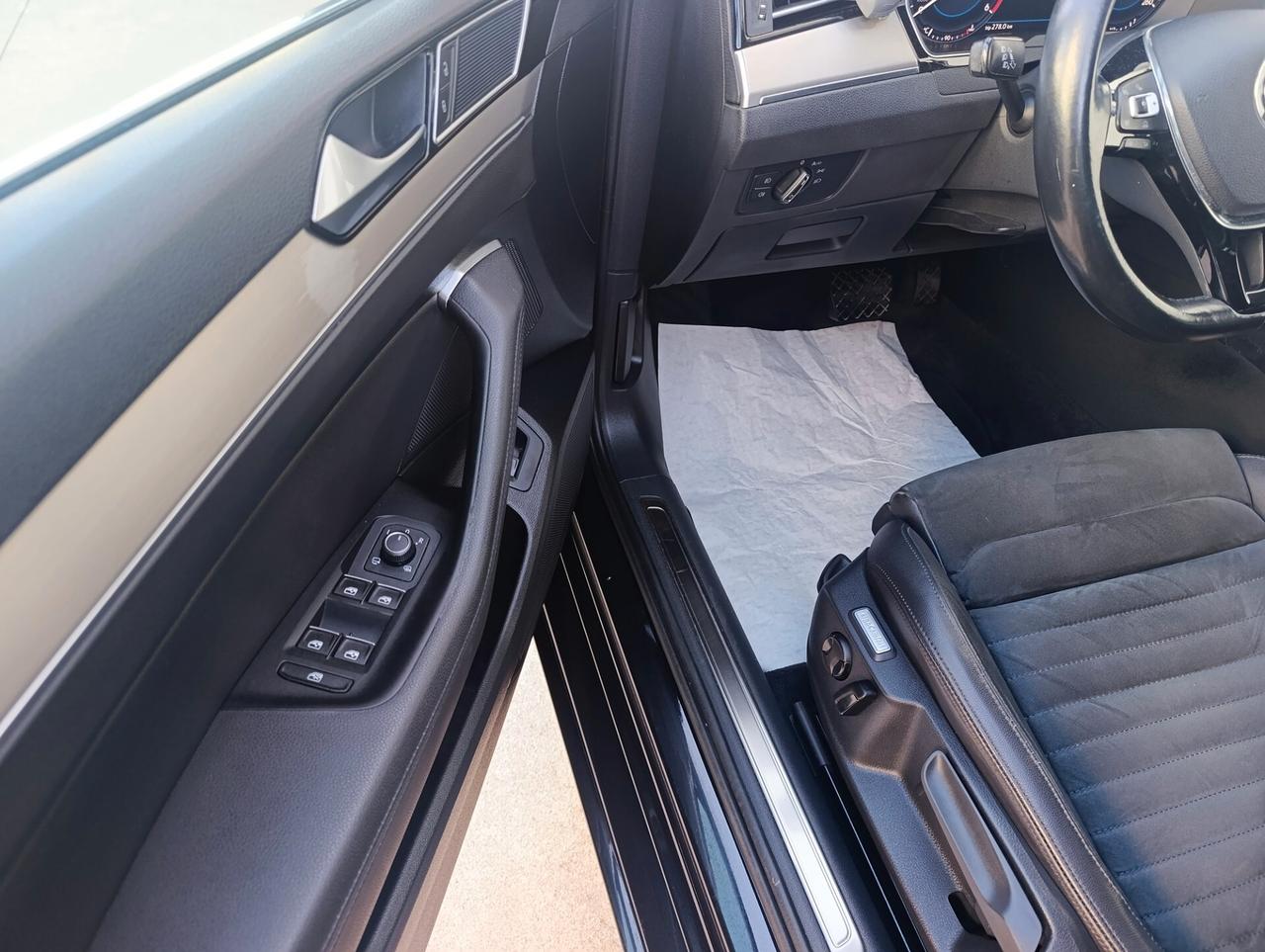 Volkswagen Passat Variant 8 2.0 TDI 150cv DSG Executive