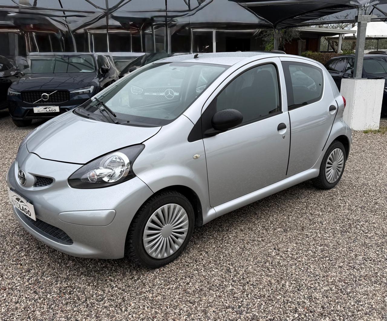 Toyota Aygo 1.0 12V VVT-i 5 porte Sol