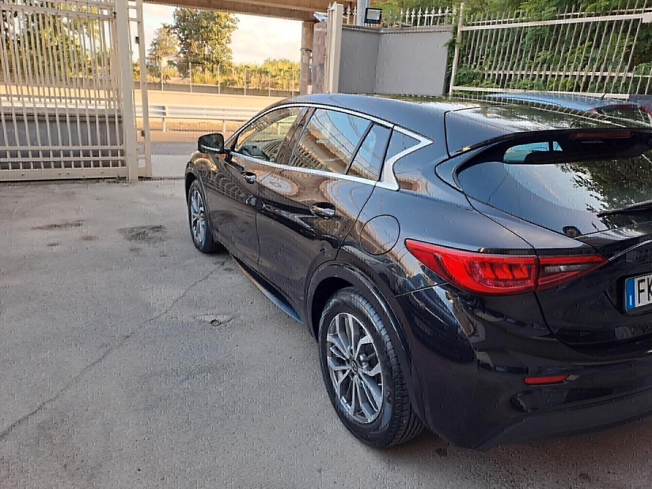 Infiniti Q30 1.5 diesel Premium