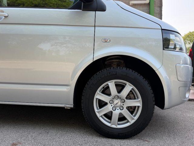 VOLKSWAGEN Caravelle 2.0 TDI DSG 140 CV 7 POSTI NAVIGATORE RETROCAMERA