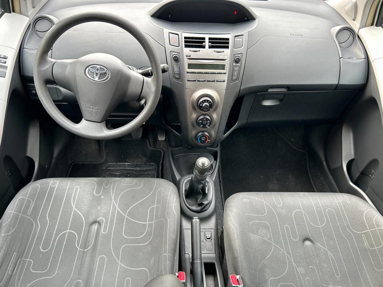 Toyota Yaris 1.0 5 porte Sol