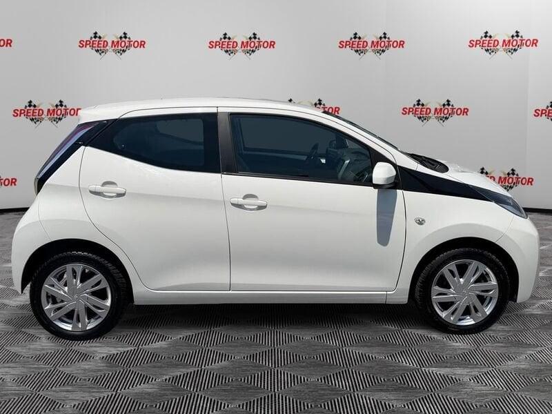 Toyota Aygo 1.0 70 CV x-play, RETRO, CERCHI IN LEGA