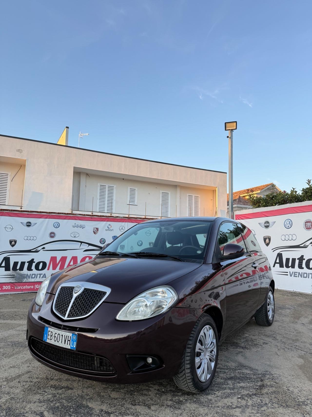Lancia Ypsilon 1.3 MJT 75 CV Elle