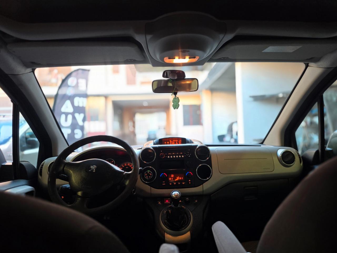 Peugeot Partner Tepee 1.6 e-HDi 92 CV S&S Outdoor