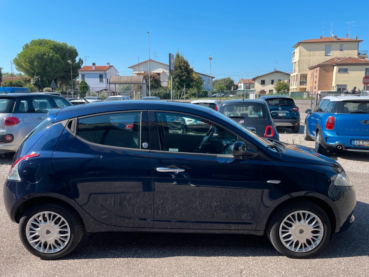 Lancia Ypsilon 1.2 69 CV 5 porte GPL Ecochic Silver