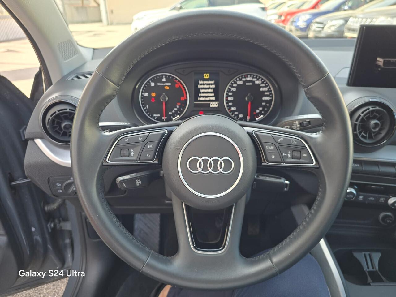 Audi Q2 30 TDI Business Design