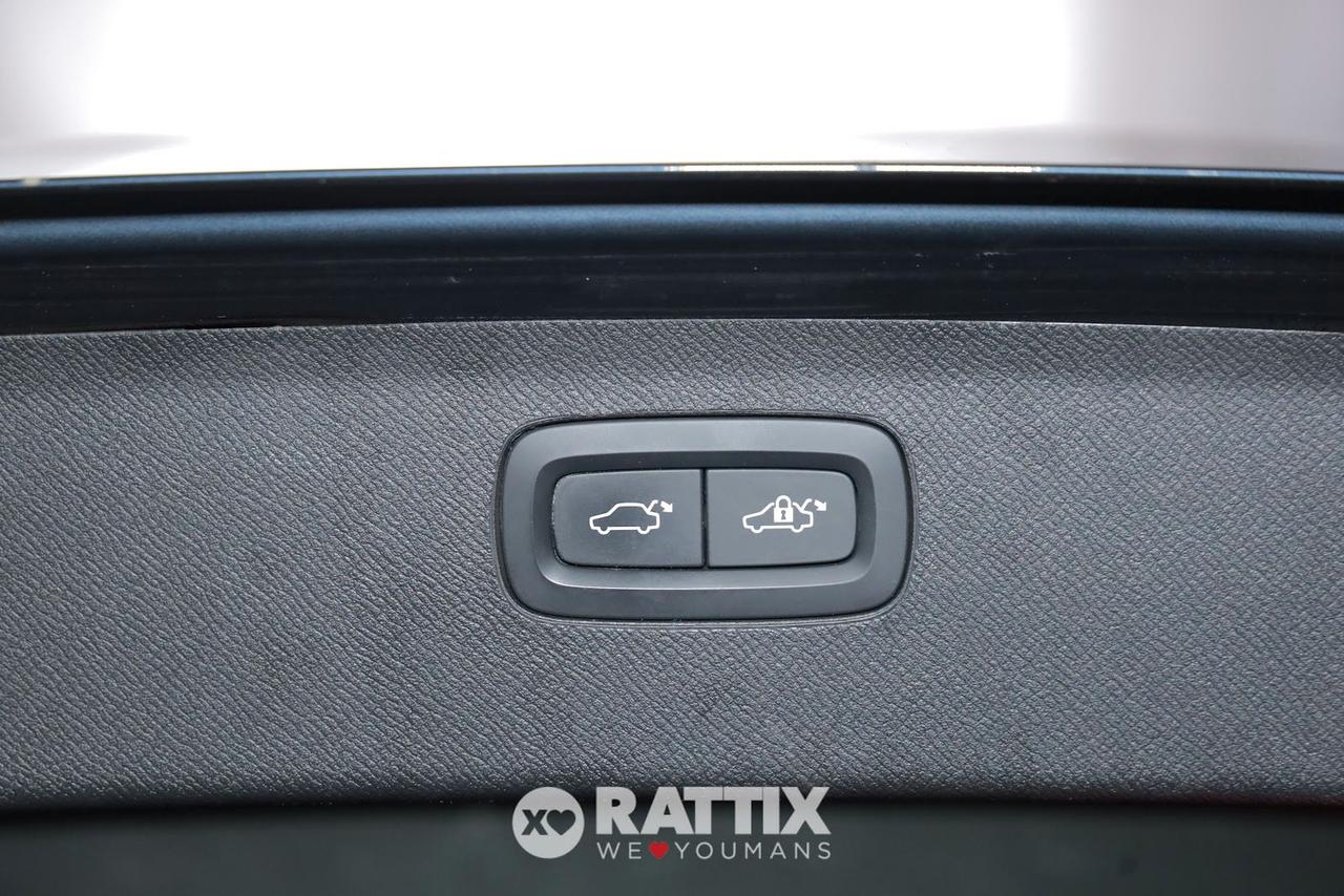 Volvo XC90 2.0 B5 Momentum Pro AWD Geartronic