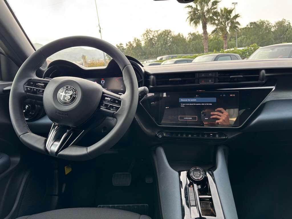 Alfa Romeo Junior 1.2 136 CV Hybrid 2026 KM 0 IVA ESPOSTA Tua a solo 269 Euro al mese