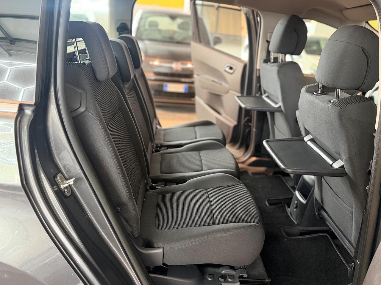 Peugeot 5008 1.6 HDi 115CV 7Posti Neopatentati