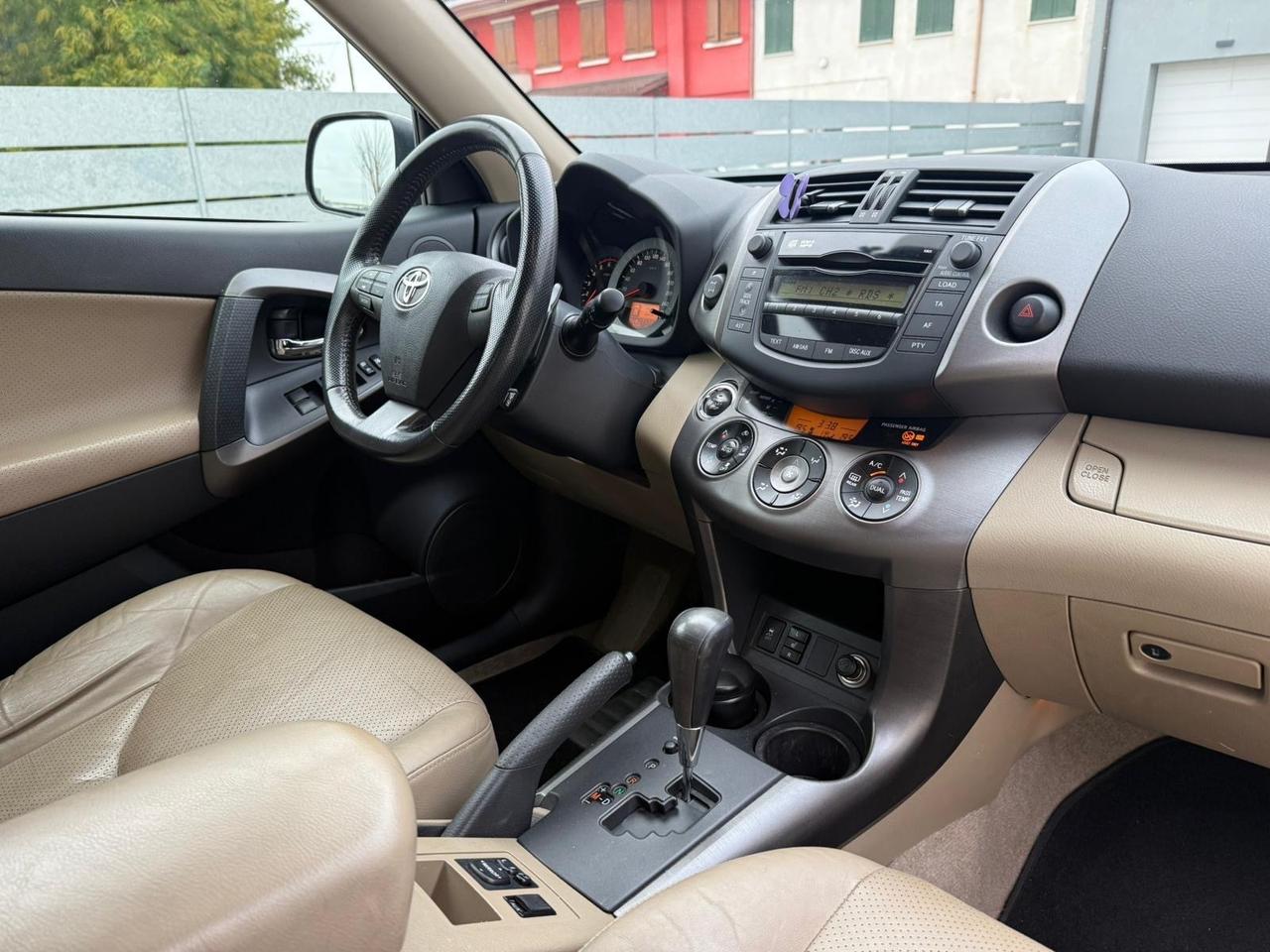 Toyota RAV 4 RAV4 2.2 D-4D 150 CV DPF Luxury