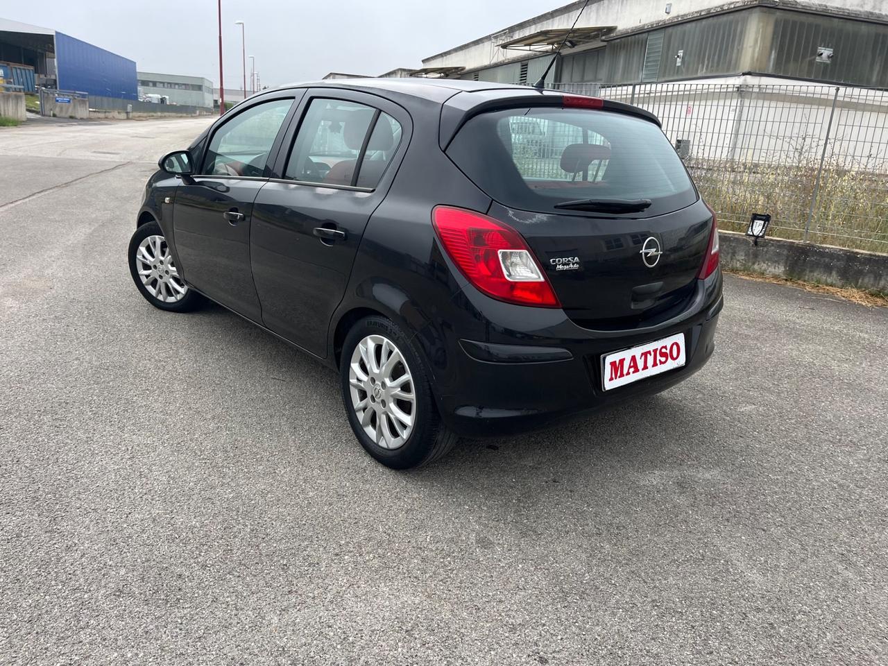 Opel Corsa 1.2 benzina/gpl Cosmo
