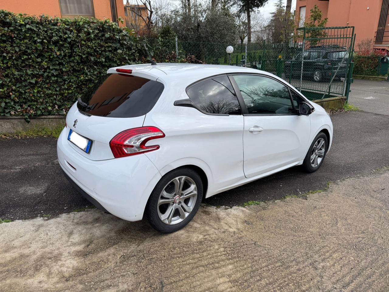 Peugeot 208 1.2 VTi 82 CV 3 porte Allure GPL