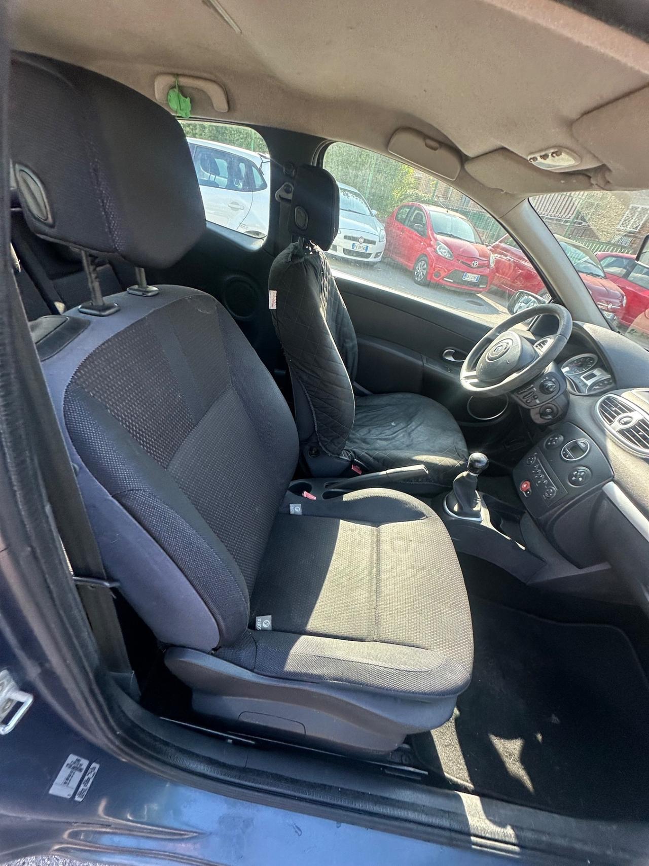 Renault Clio 1.2 16V 3 porte Luxe
