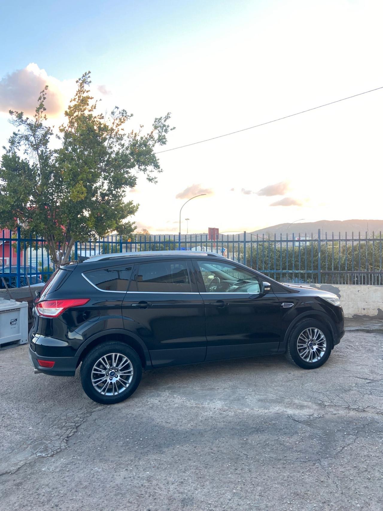 Ford Kuga 2.0 TDCI 4WD Titanium CAMBIO AUTOMATICO NUOVO