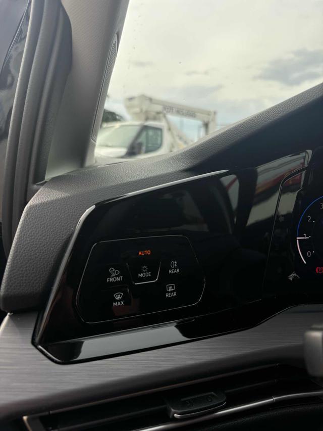 VOLKSWAGEN Golf 1.5 eTSI 130 CV EVO ACT DSG Style