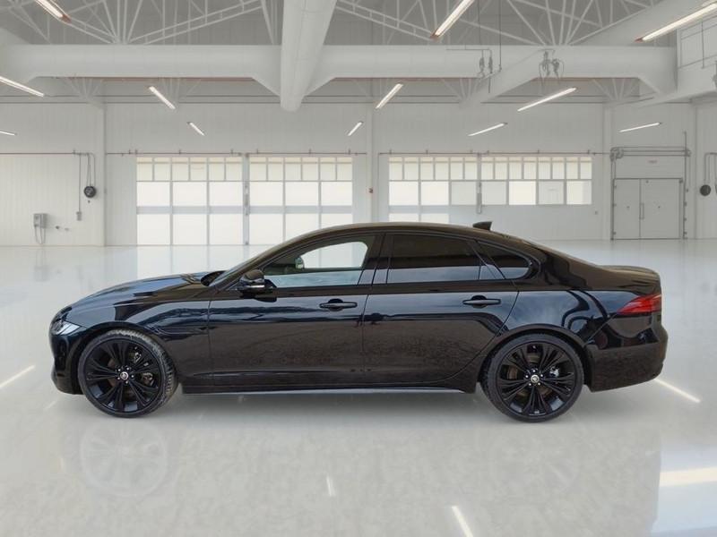 JAGUAR XF 2.0D MHEV 204 CV R-DYNAMIC S AUTO 4 PORTE BERLINA
