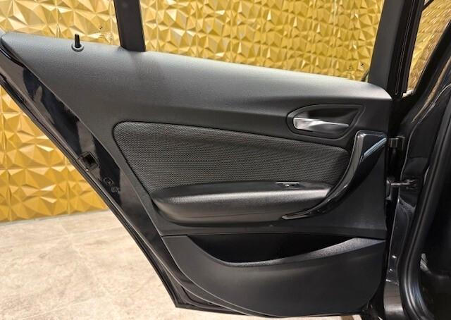 Bmw 116 116d 5p. Urban