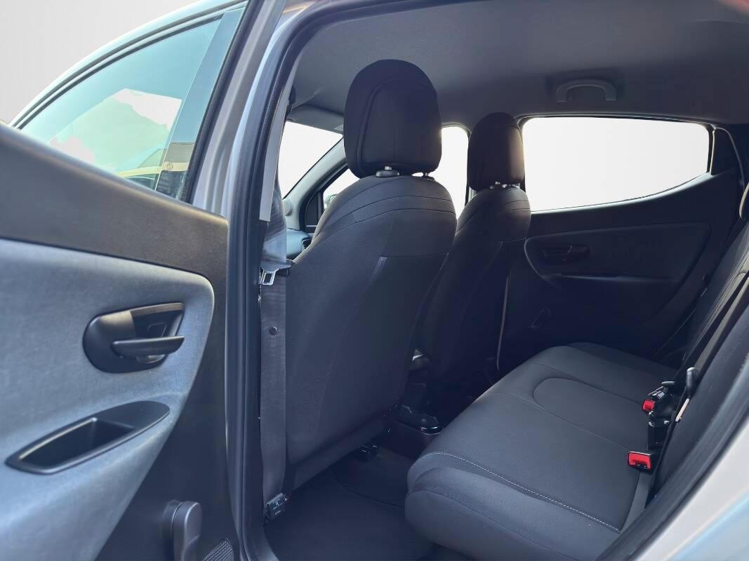 Lancia Ypsilon III 1.0 firefly hybrid Silver s&s 70cv