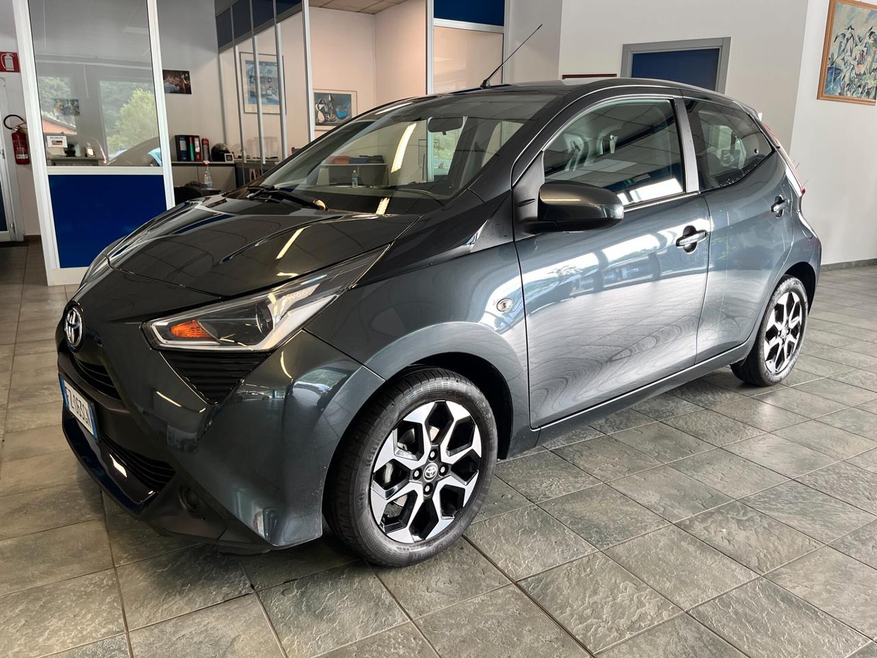 Toyota Aygo Connect 1.0 VVT-i 72 CV 5 porte x-clusiv