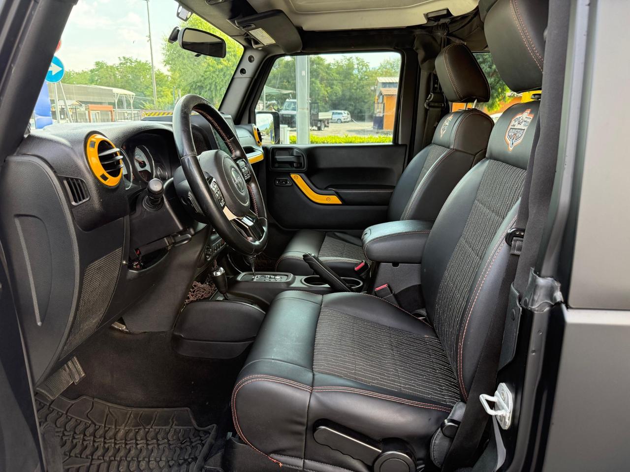 Jeep Wrangler 2.8 CRD DPF Sahara Auto rimessa a nuovo